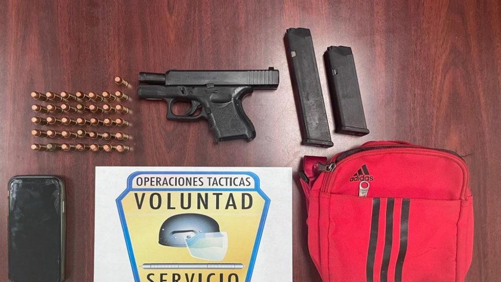  Arrestan un hombre con una pistola robada en urbanizaci&oacute;n de Mayag&uuml;ez 