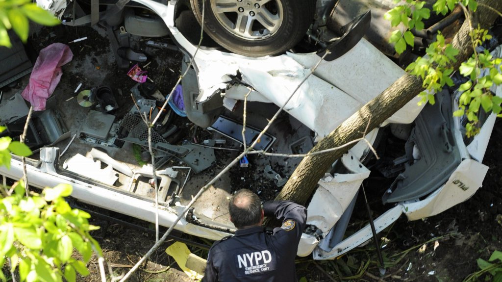 Dos j&oacute;venes latinos entre los cinco muertos en un accidente de tr&aacute;nsito 