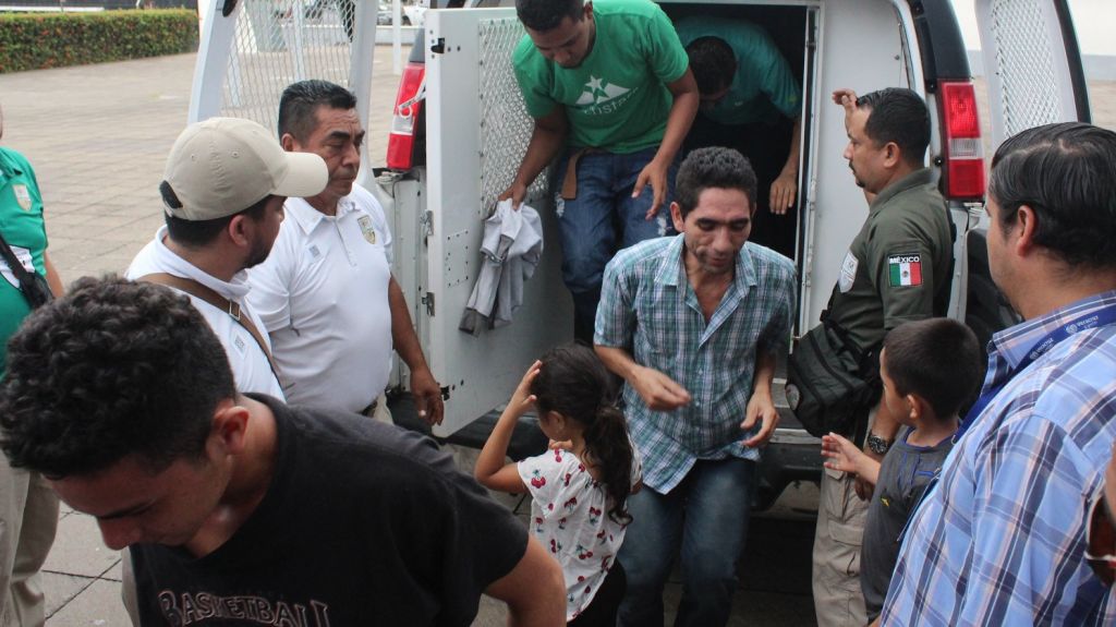  Rescatan a 50 migrantes centroamericanos secuestrados en noreste de M&eacute;xico 