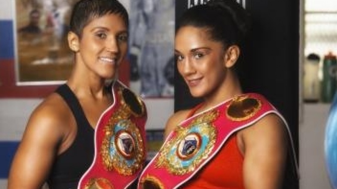 Las hermanas Serrano donan artÃ­culos usados en sus peleas al Museo del Deporte