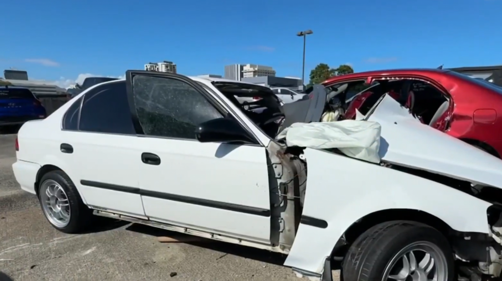  Video: Muere conductor al impactar violentamente un poste en San Juan 