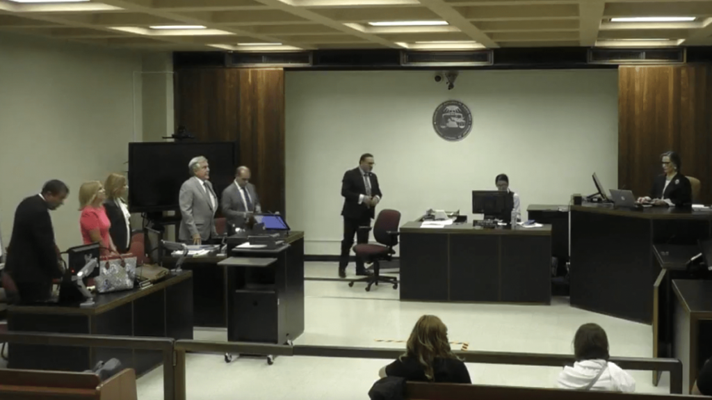  Testigo del PFEI acude hasta los padres de una jueza para influir en caso contra senador popular Albert Torres Berríos 