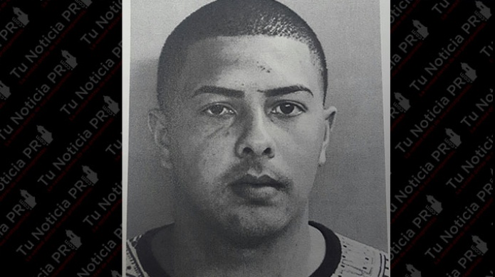 PolicÃ­as evitan que hombre apuÃ±ale a su padrastro en Aguadilla, gracias al "Taser"