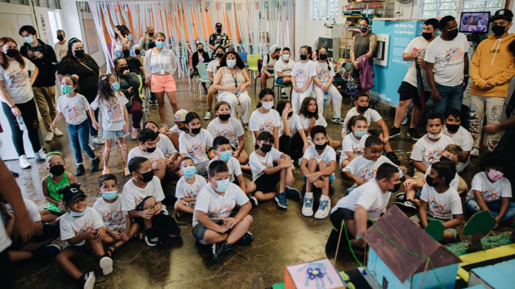  Niños muestran sus obras de arte en exhibición en comunidad Puente Banco de Cataño 