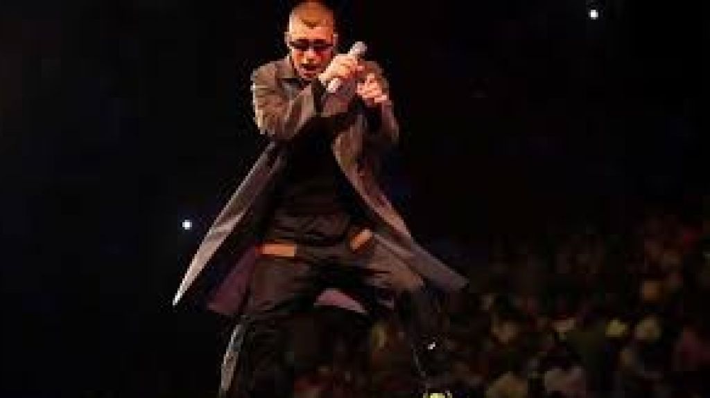  Vea video: Bad Bunny arranca gira en Puerto Rico con J Balvin y Wisin y Yandel como invitados 