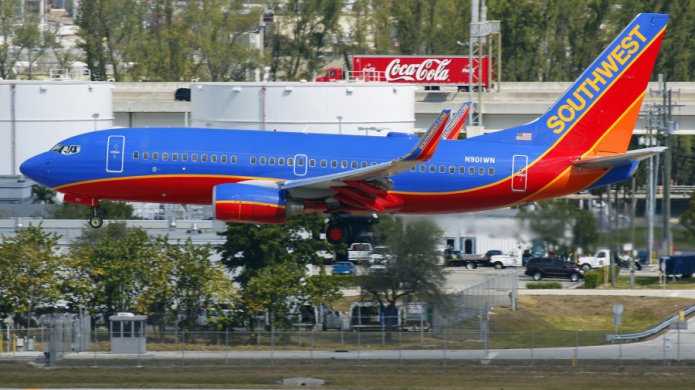 Un Boeing 737 aterriza de emergencia en Texas tras desprendÃ©rsele una parte del ala