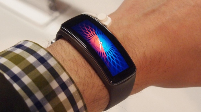 AsÃ­ es el Samsung Gear Fit, todos sus componentes al descubierto