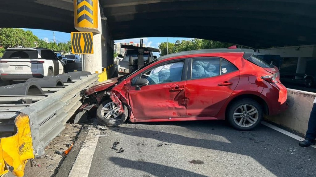  Accidente en Expreso 18 de Caguas a San Juan 