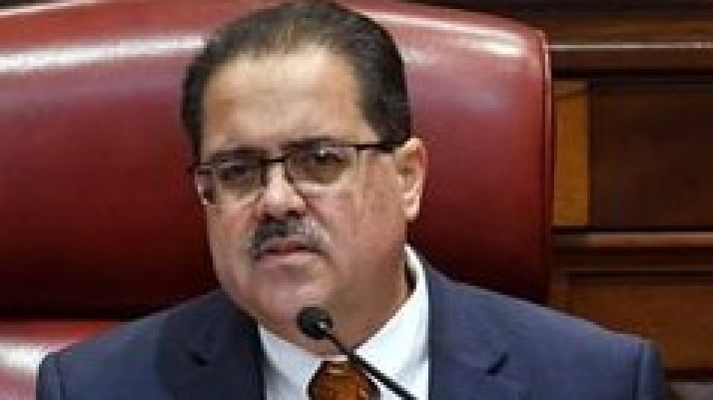  Aprueban medida para bajar el precio de la gasolina 