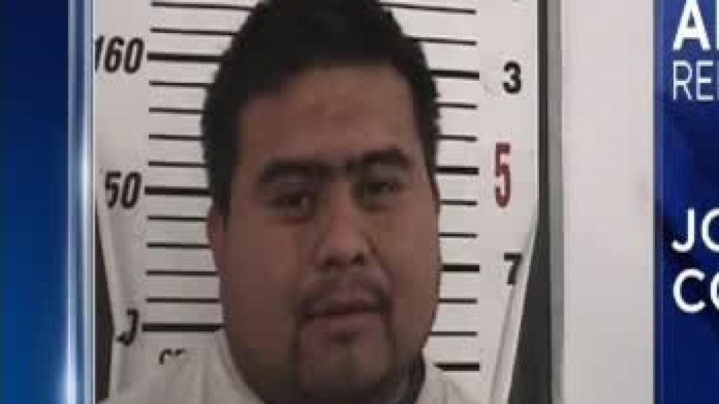  Video: Hombre acusado de tener sexo con una vaca 