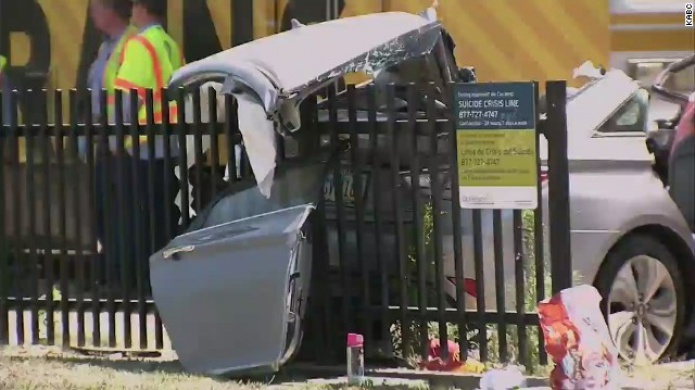 Al menos 21 heridos en el choque de un tren y un automÃ³vil en Los Angeles