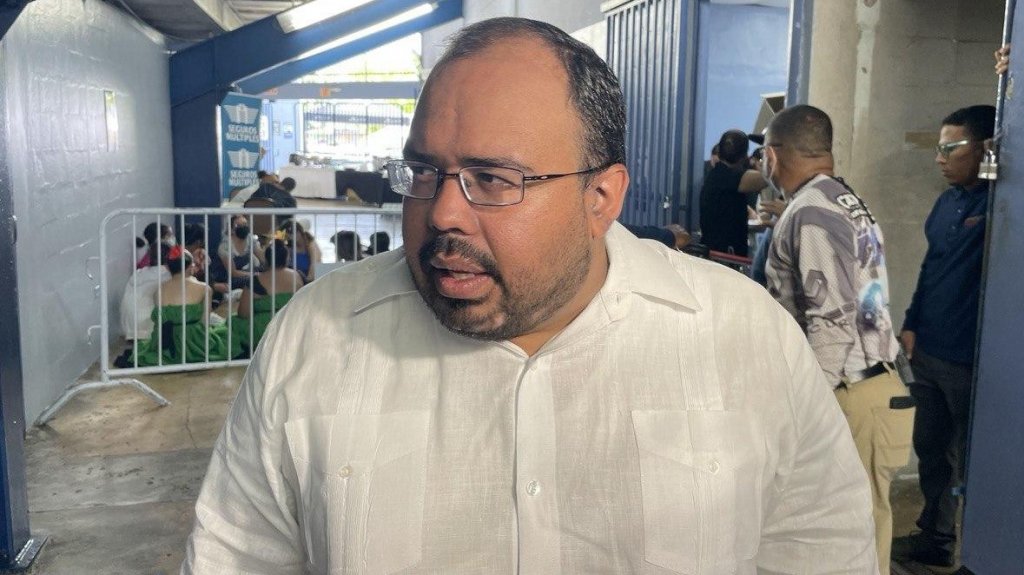  Gobierno extiende contratos por dos años adicionales a 3,479 maestros transitorios del Departamento de Educación 