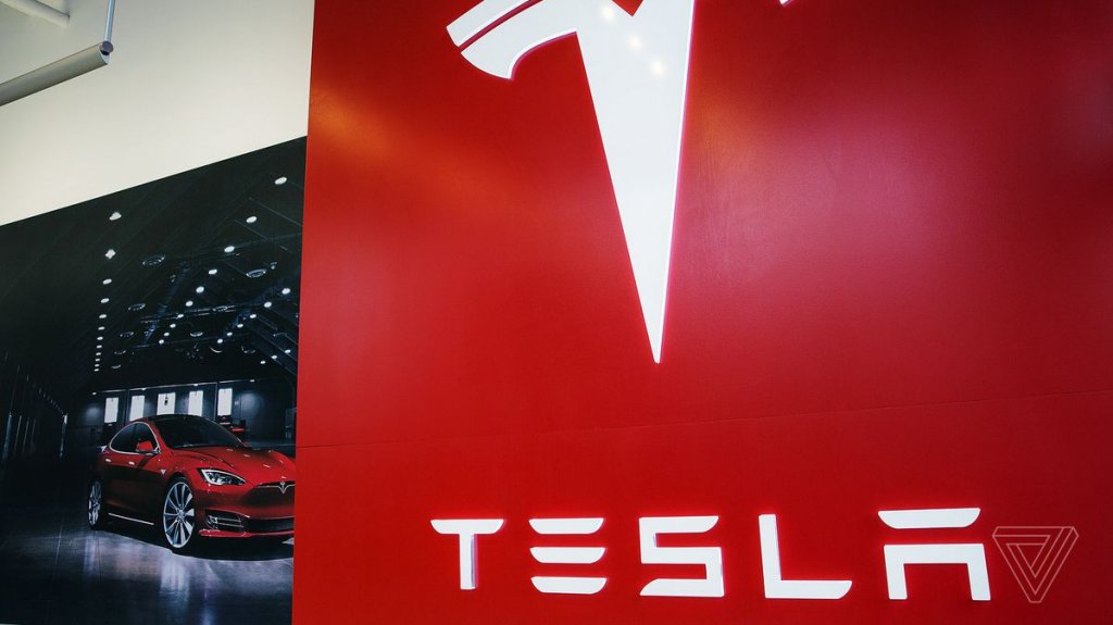  Tesla llama a revisi&oacute;n cerca de 135.000 veh&iacute;culos por un potencial problema de seguridad 