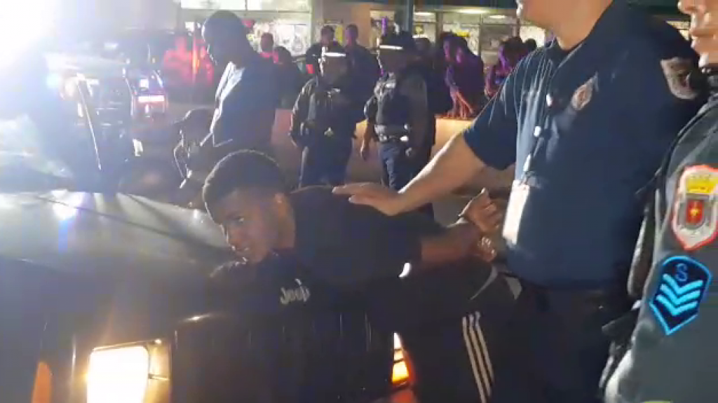  Video: Tiroteo en la Baldorioty con polic&iacute;a municipales deja dos heridos 