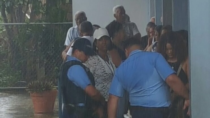 Intervienen con primera dama de LoÃ­za por intimidar a votantes