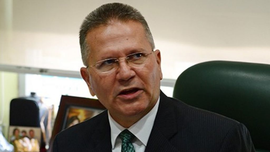  Aponte Hern&aacute;ndez asegura que eliminar m&aacute;quinas de entretenimiento producir&iacute;a mayores recaudos al gobierno 