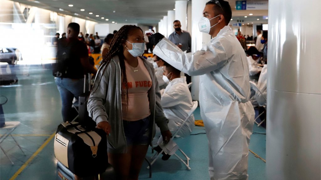  El aeropuerto internacional de Puerto Rico refuerza medidas contra la covid 