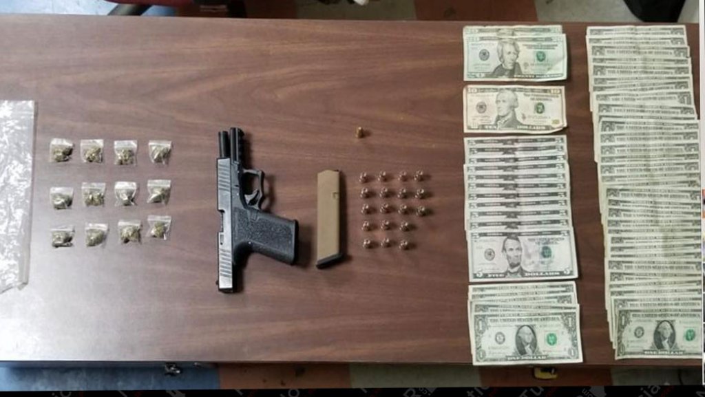  Arrestan en Juana D&iacute;az a pr&oacute;fugo federal, con un arma y drogas 