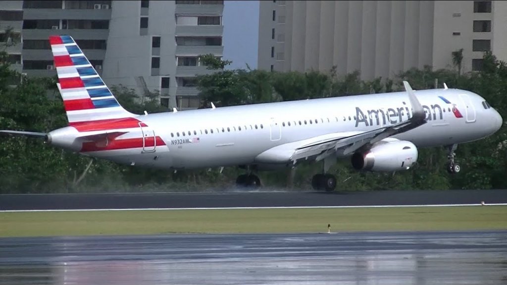  Desv&iacute;an avi&oacute;n de American Airlines a San Juan por pasajera que muri&oacute; 