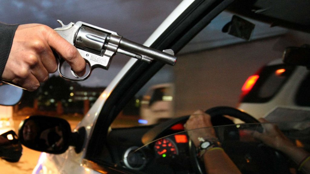  A punta de pistola le roban la guagua a una mujer en R&iacute;o Piedras 