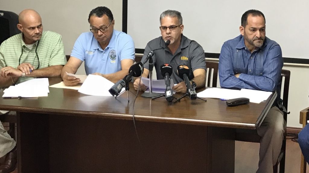  Organizaciones sindicales de la AEE se oponen a propuesta de privatizaci&oacute;n 