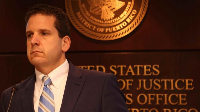 Crean peticiÃ³n Online a la casa Blanca para que dejen a Carlos Cases a cargo del FBI en Puerto Rico 
