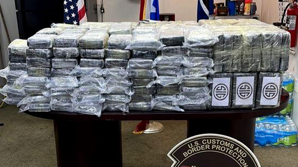 Interceptada embarcaci&oacute;n con 900 libras de coca&iacute;na cerca de Desecheo 