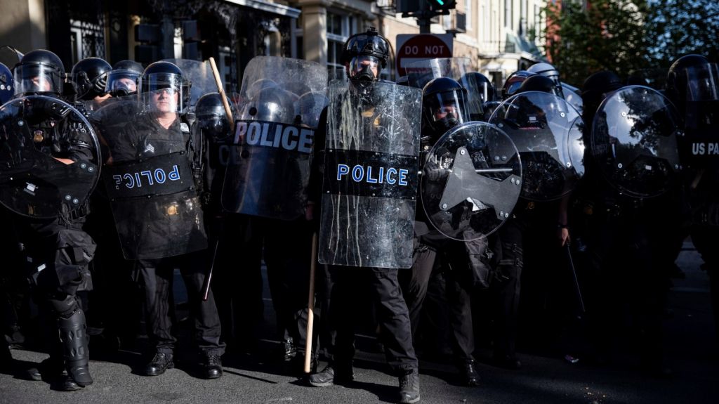  Detienen al sospechoso de disparar a un polic&iacute;a en las protestas en Las Vegas 