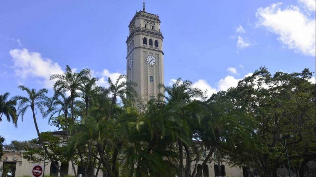  Orientan a estudiantes de bachillerato de la UPR interesados en estudiar derecho 