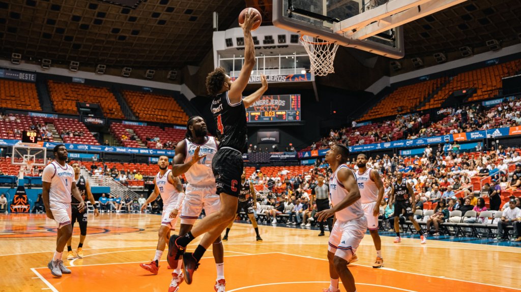  Caen los Gigantes en la cueva de los Cangrejeros 