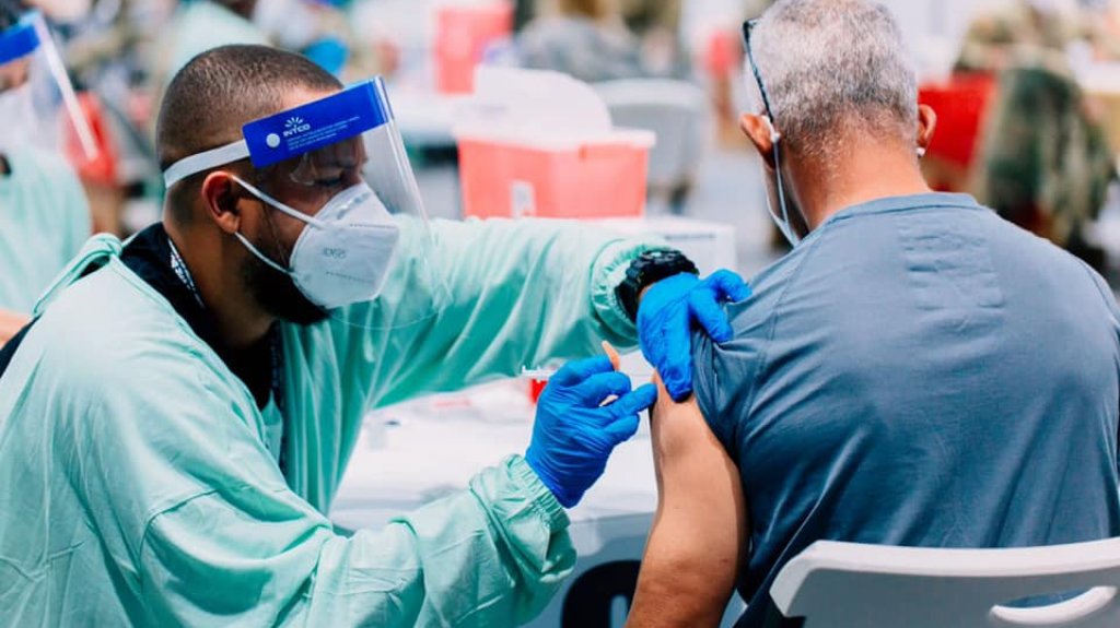  Morovis vacuna a 560 personas entre adultos y menores de 12 a 20 años 