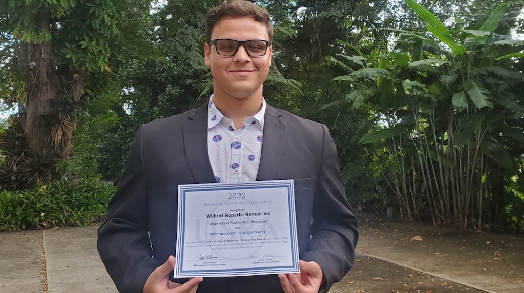  Distinguen en EEUU a boricua que lleva adelante proyectos de exploraci&oacute;n espacial y que mantiene sue&ntilde;o de viajar a la Luna o Marte 