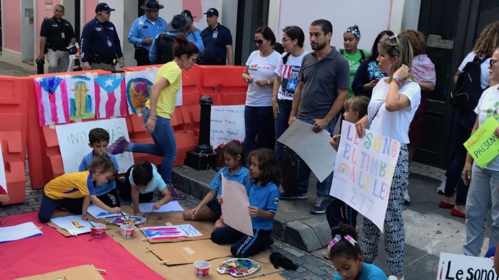  Padres de estudiantes reclaman se cumpla Ley Escuelas Montessori 