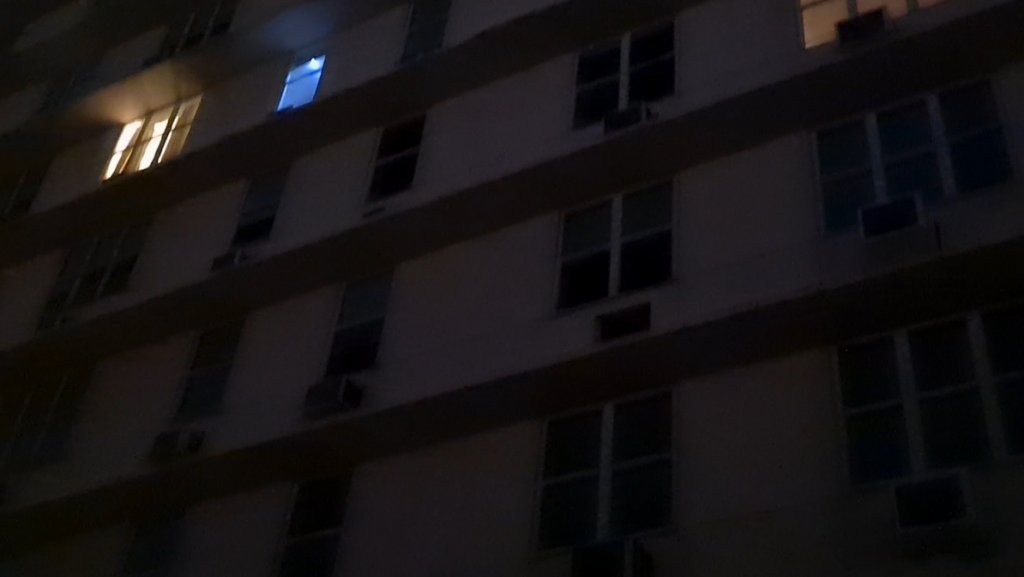  Video: Identifican joven de 23 a&ntilde;os que se suicid&oacute; lanz&aacute;ndose de un octavo piso en Santurce 