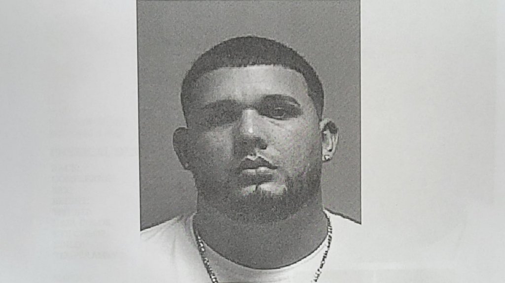  Diligencian orden de arresto por Ley 54 en Pe&ntilde;uelas 