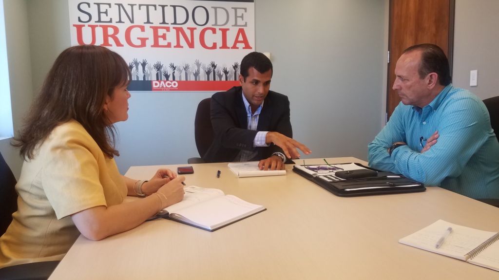  Familia y DACO facilitan coordinaci&oacute;n entre distribuidores de combustible e instituciones de adultos y menores 