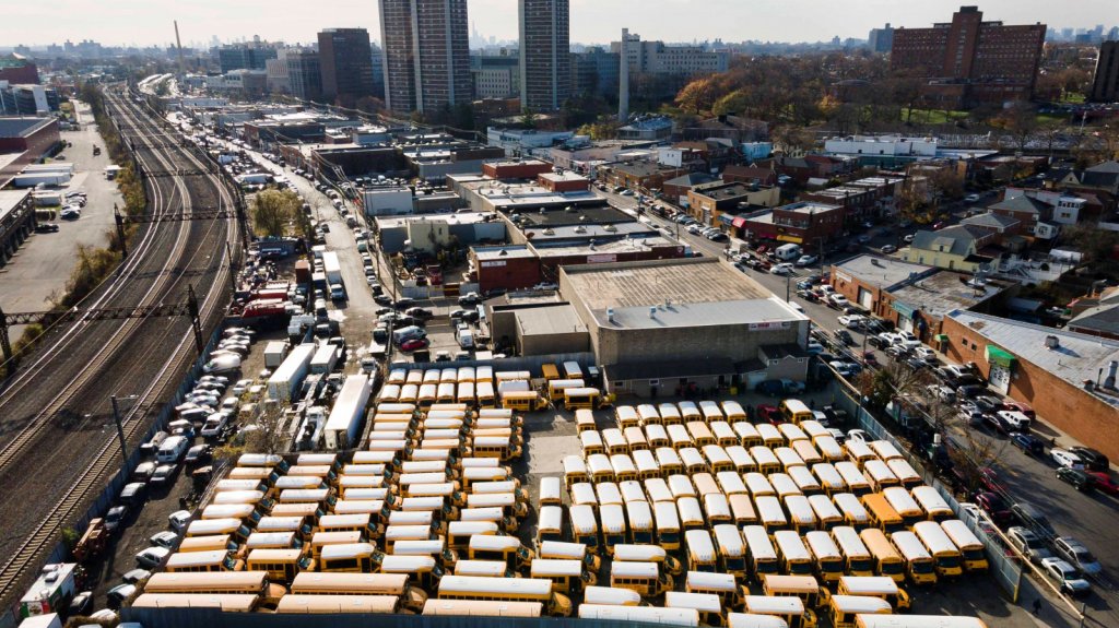  Video:Los colegios de Nueva York cierran para intentar no naufragar en la pandemia 