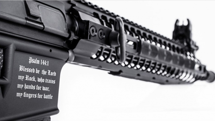 EE.UU. vende el primer rifle 'cristiano'