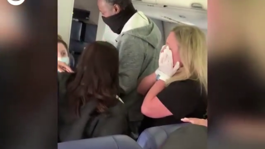  Video: Mujer golpea a azafata de Southwest Airlines y le proh&iacute;ben volar en la aerol&iacute;nea 