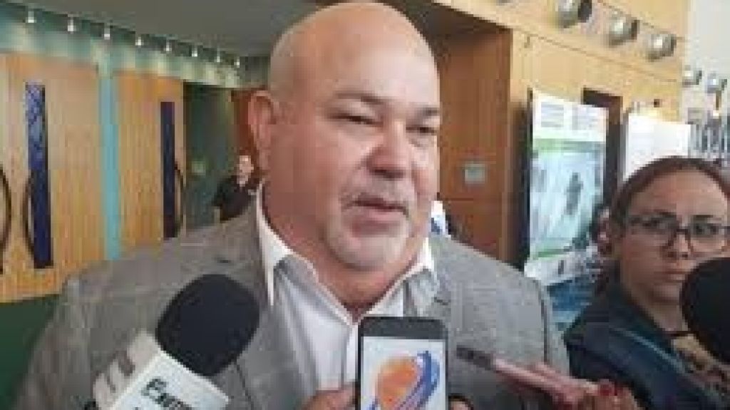  “Johnny” Méndez no ve nada malo con que su sobrino biológico fuera su escolta 