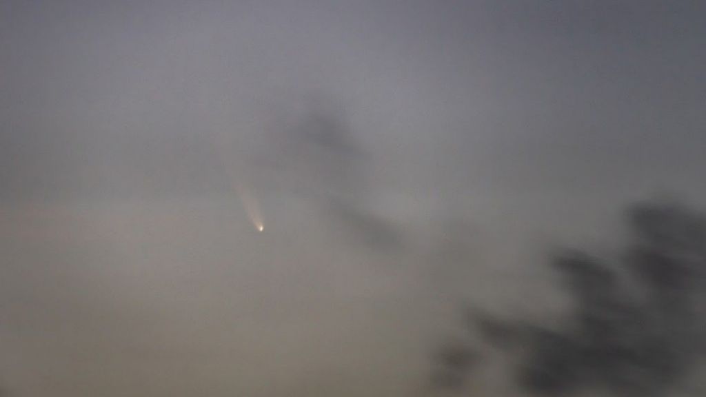  Captan desde la Isla un cometa que se acerca a la Tierra 