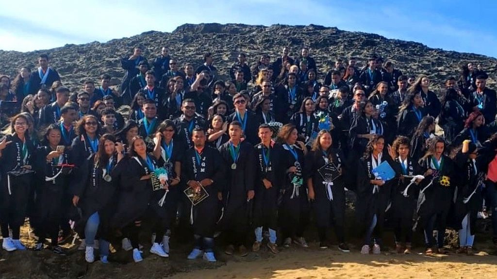  Por primera vez celebran graduaci&oacute;n en la playa Puerto Nuevo de Vega Baja 
