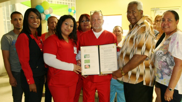 Alcalde de Humacao Felicita a Personal de EnfermerÃ­a