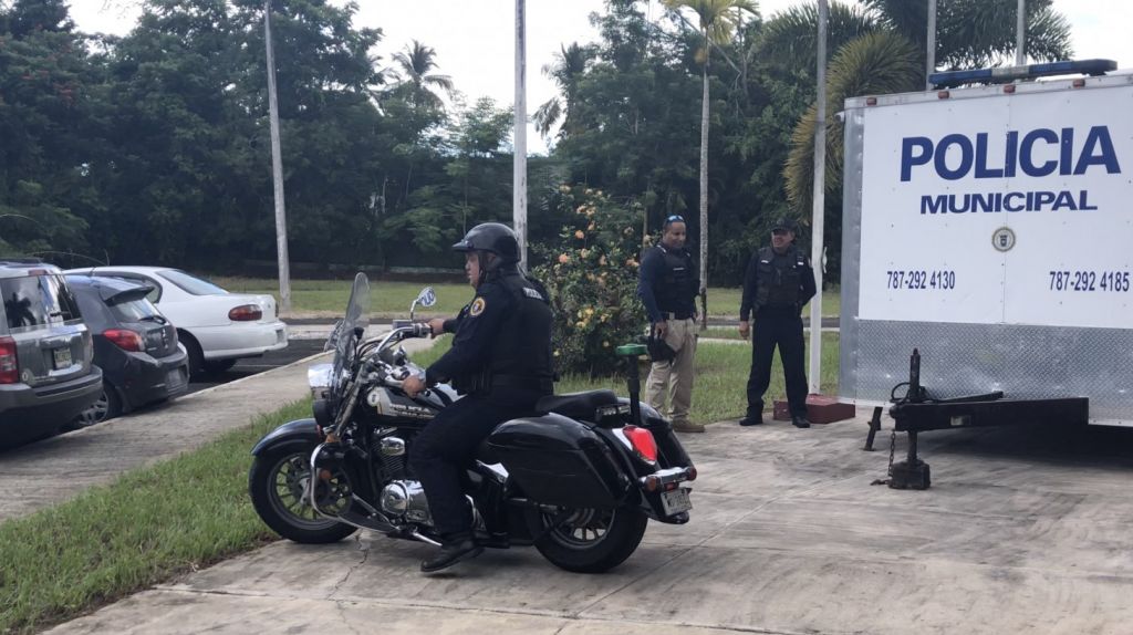  Polic&iacute;a Municipal de Trujillo Alto, refuerza la seguridad en el barrio Saint Just 