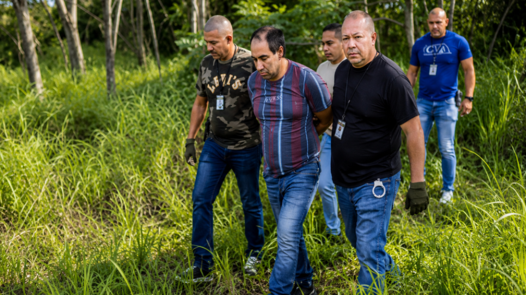  Video: Capturan a &ldquo;El M&uacute;caro&ldquo; en Arecibo buscado con una fianza de $200 mil 