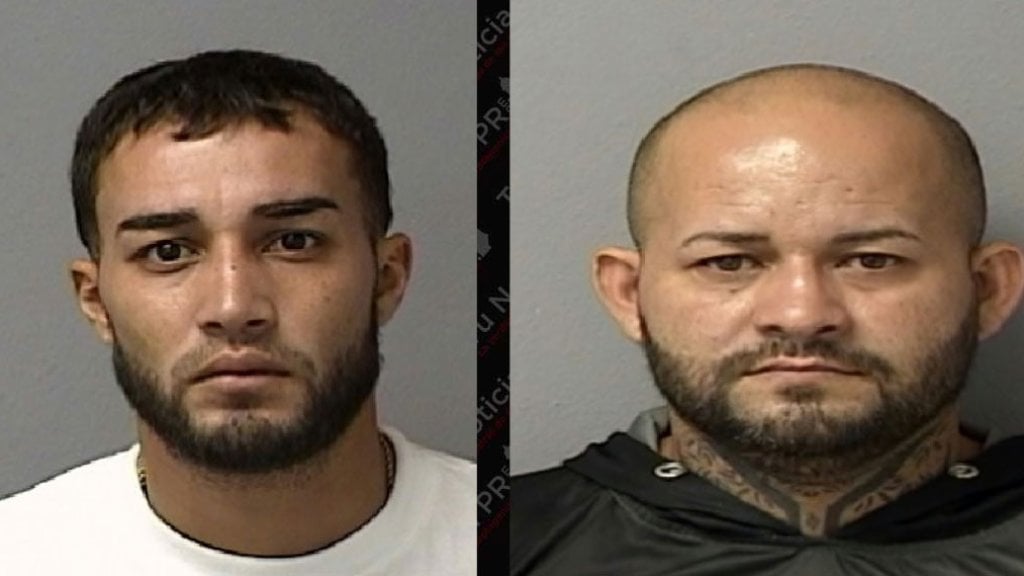  Fichados dos hombres arrestados mientras vend&iacute;an un &ldquo;Four Track&rdquo; robado 
