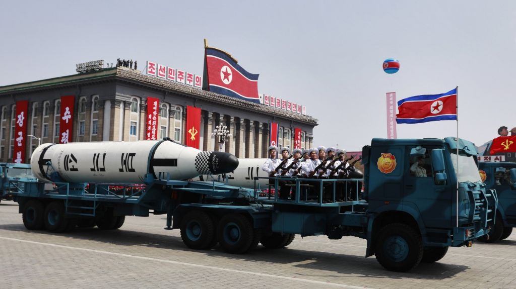  Im&aacute;genes por sat&eacute;lite muestran extensi&oacute;n de base misiles en Corea del Norte 