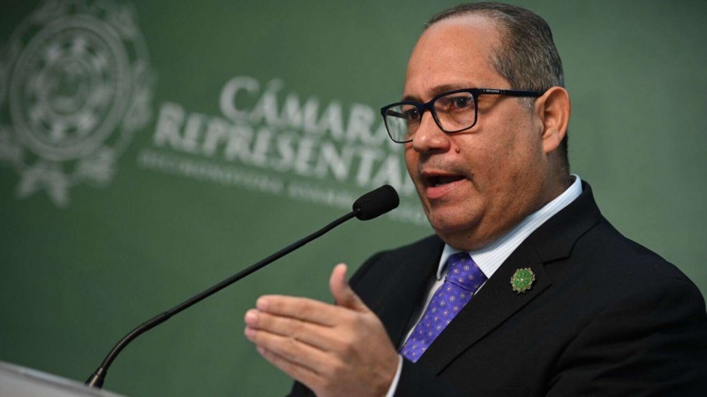  Opuesto el representante Rivera Madera a aumento presupuestario solicitado por el DMO 