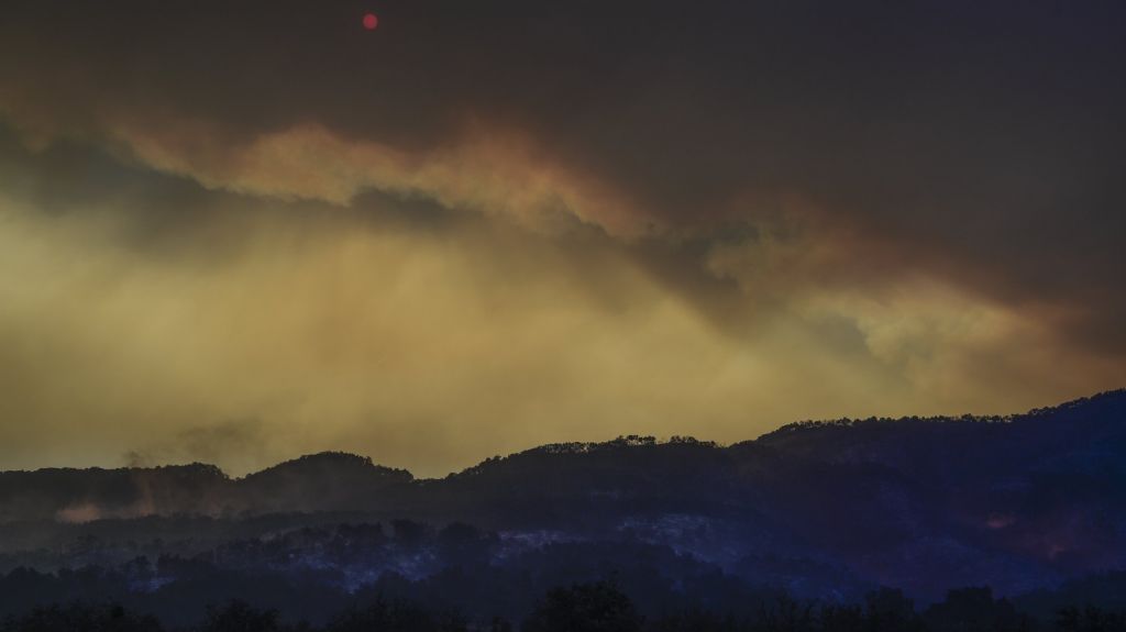  Los incendios en California dejan ocho muertos y arrasan 93.000 hect&aacute;reas 