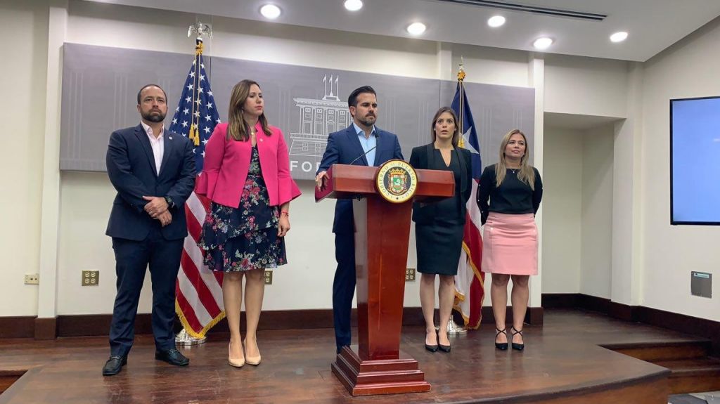  Gobernador anuncia plataforma digital que beneficiar&aacute; a usuarios de lanchas entre Ceiba e islas municipio 